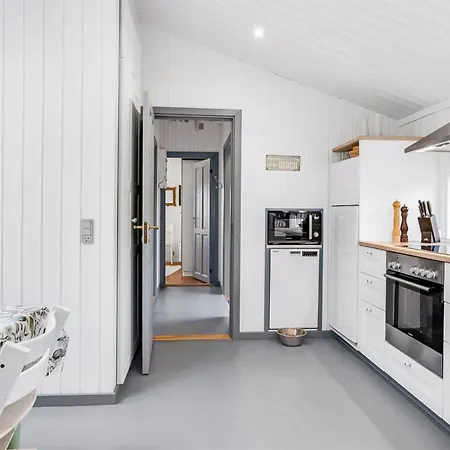 Sannie - 500m From The Sea By Interhome Lokken